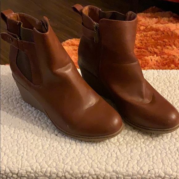 Wedge Heeled Boots - Picture 2 of 9